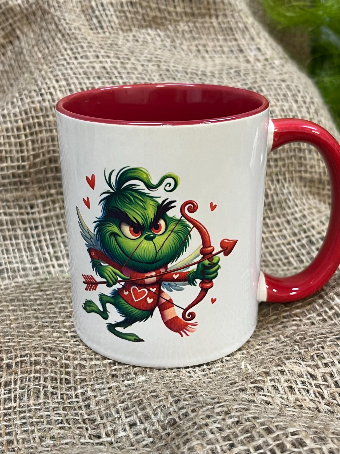Tazza -Mug in ceramica Grinch Cupido con Fronte e Retro stampati-San Valentino Grinch innamorato