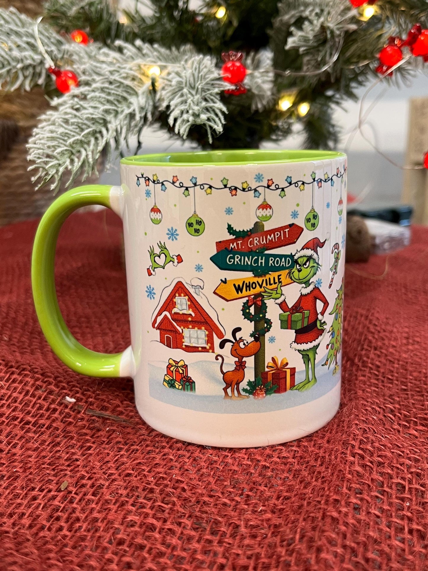Tazza -Mug in ceramica Grinch Natalizio con cartelli Direzione