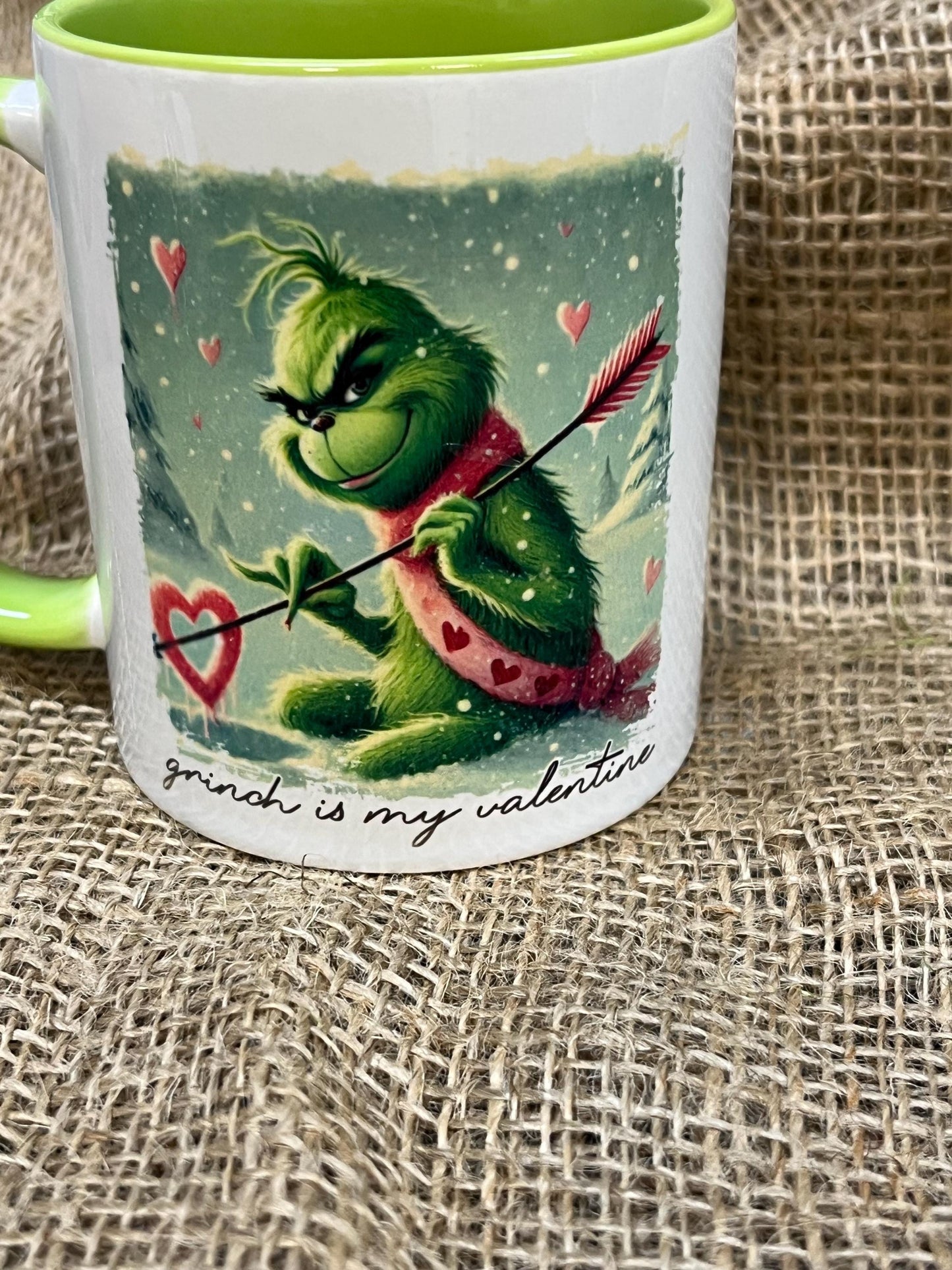 Tazza -Mug in ceramica Grinch Innamorato con freccia e cuore con Fronte e Retro Grinch is my valentine