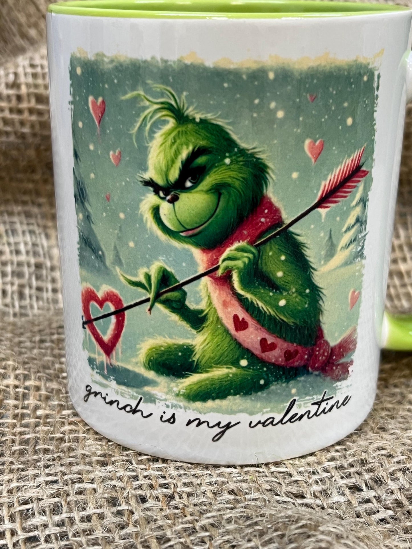 Tazza -Mug in ceramica Grinch Innamorato con freccia e cuore con Fronte e Retro Grinch is my valentine