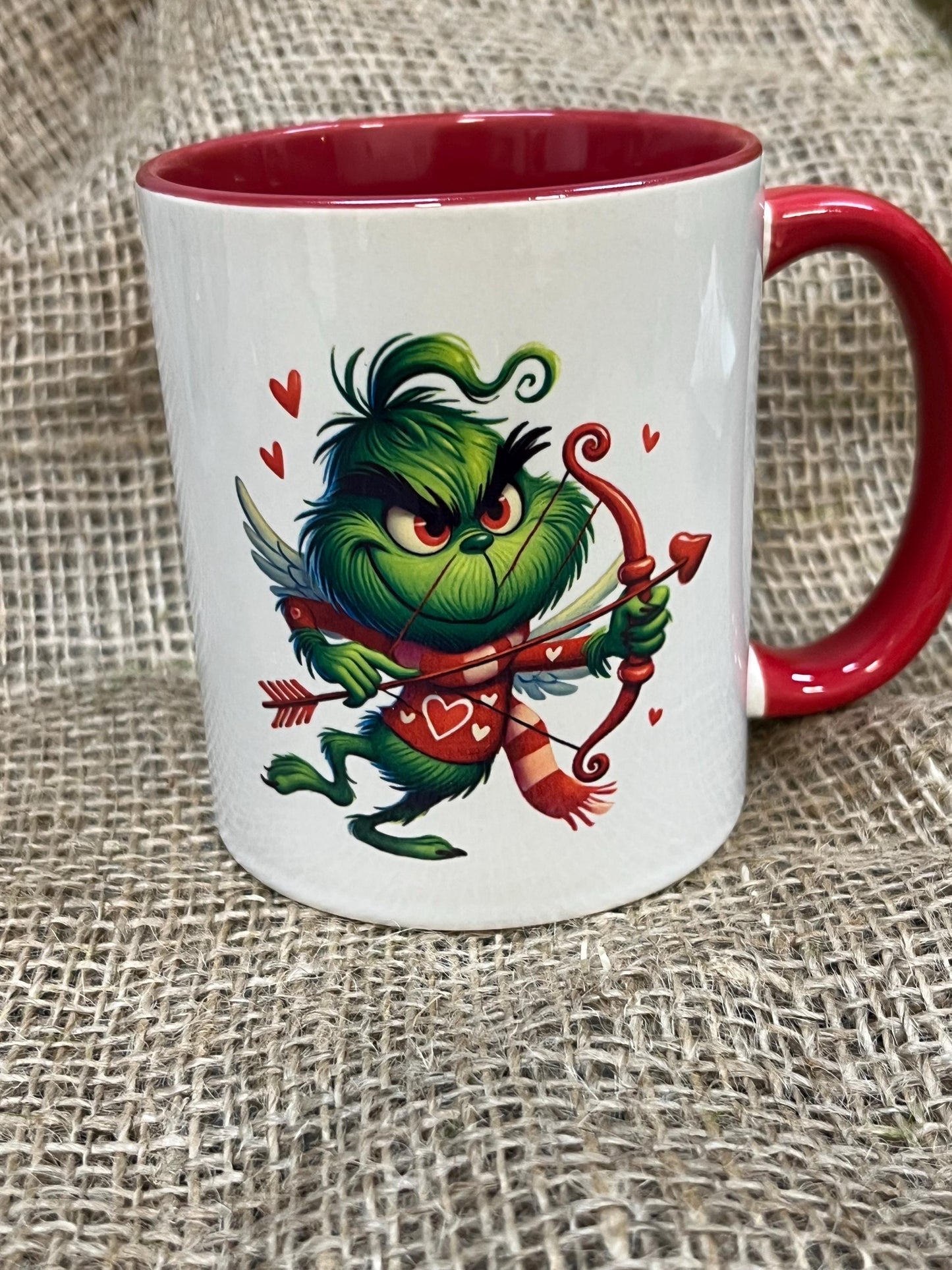 Tazza -Mug in ceramica Grinch Cupido  con Fronte e Retro stampati-San Valentino Grinch innamorato