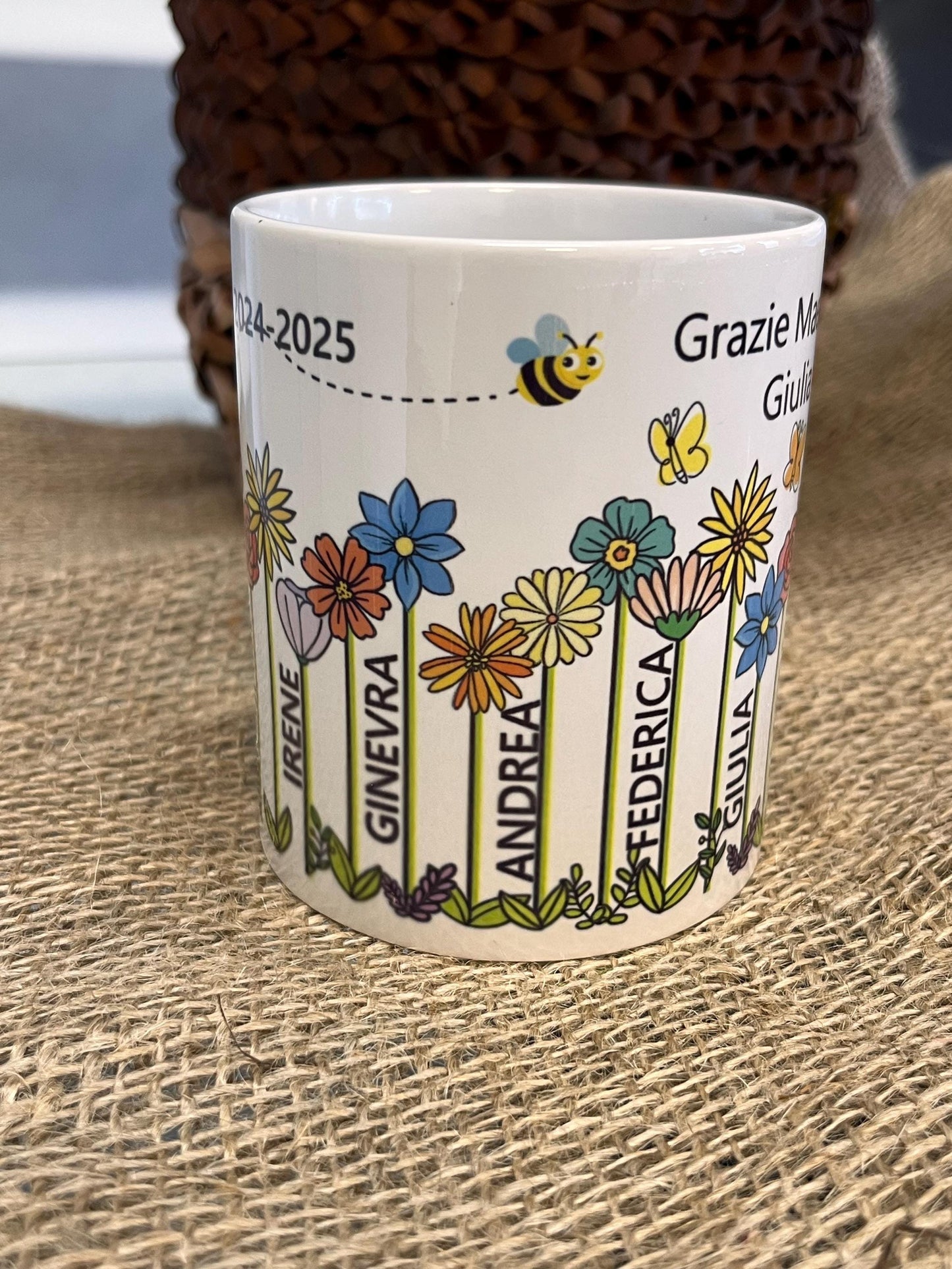 Tazza in ceramica Grazie Maestra da parte degli alunni-Tazza personalizzata con nome di alunni e Maestra