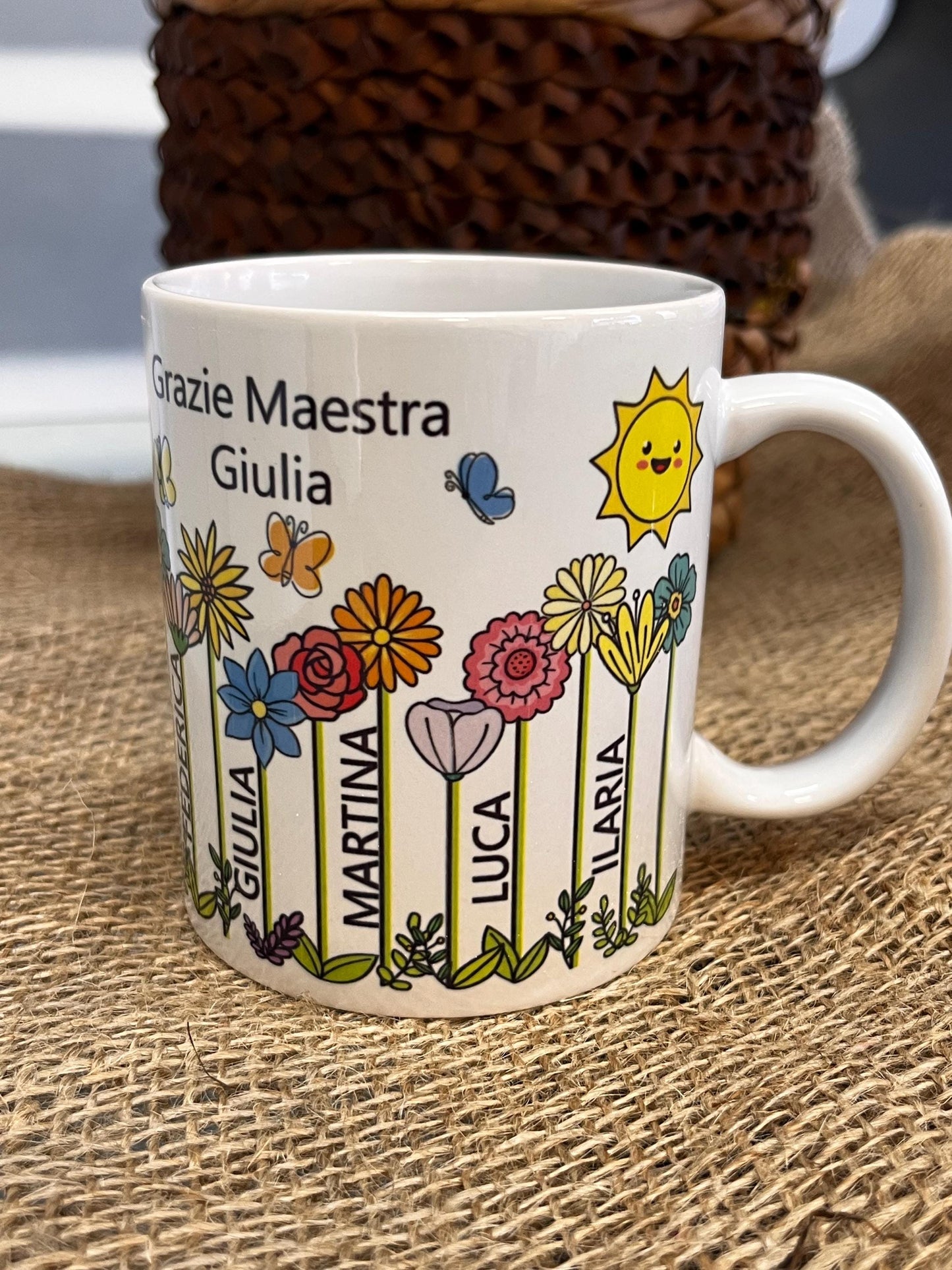 Tazza in ceramica Grazie Maestra da parte degli alunni-Tazza personalizzata con nome di alunni e Maestra