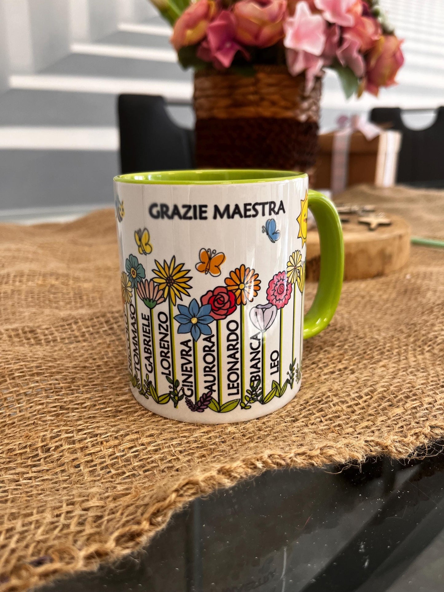 Tazza in ceramica Grazie Maestra da parte degli alunni-Tazza personalizzata con nome di alunni e Maestra