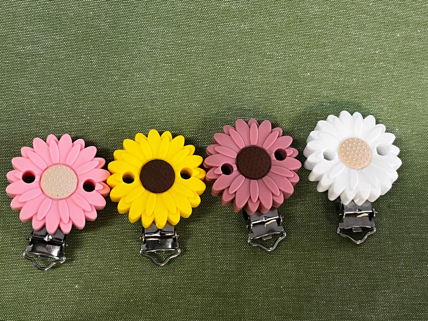 Catenella Portaciuccio con Girasole- Clip  di diversi colori-personalizzata con Nome