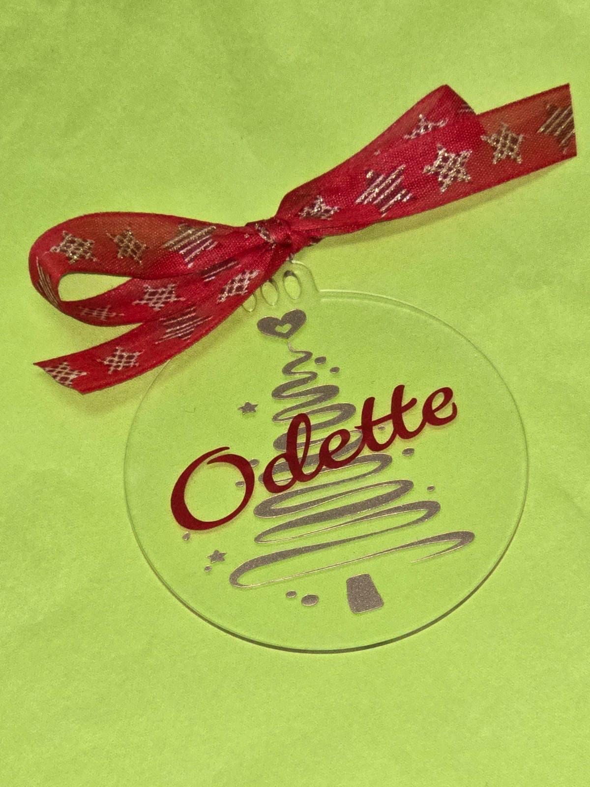 Pallina di Natale personalizzata in acrilico  applicazioni  in Vinile e Nome