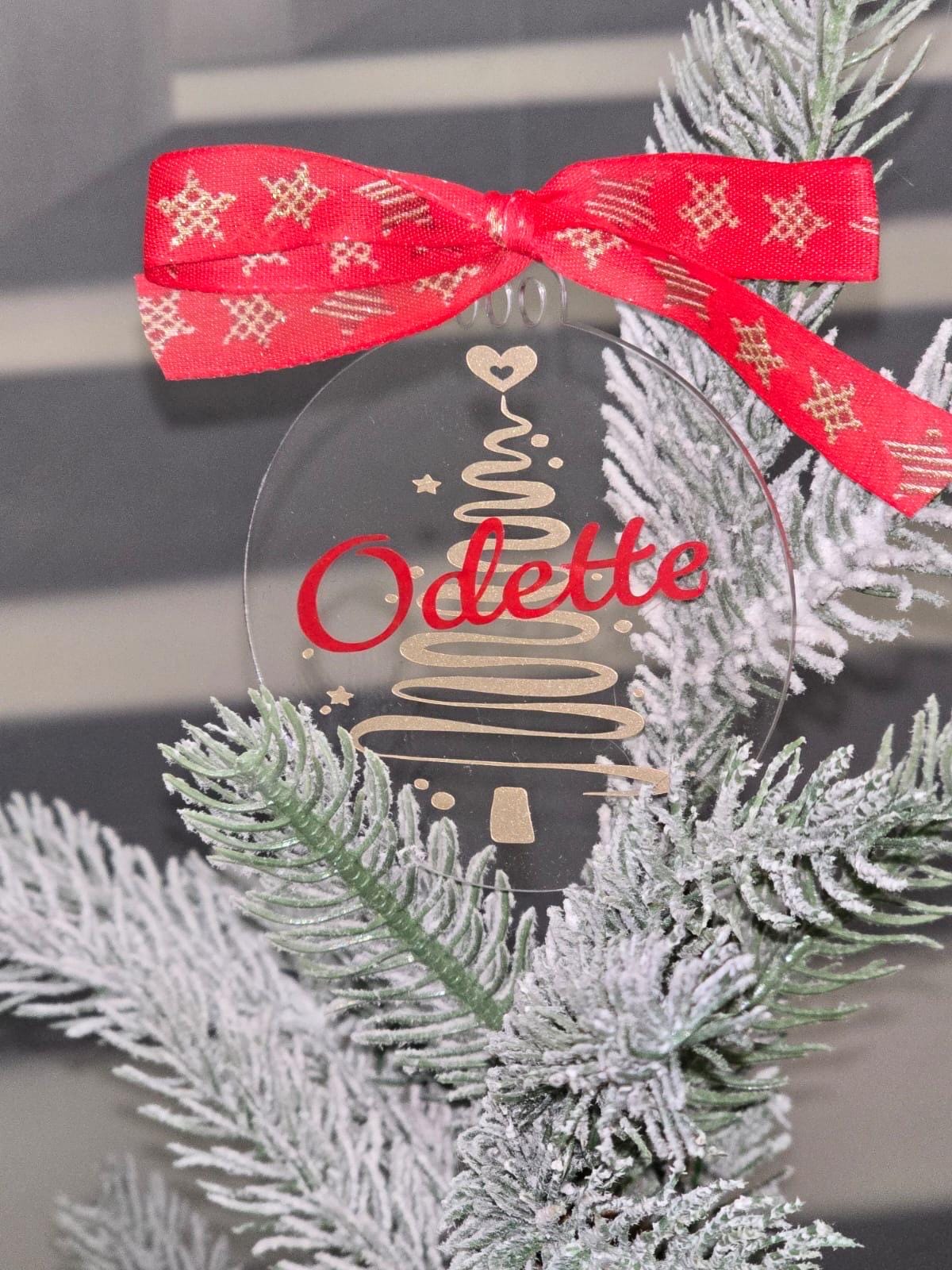 Pallina di Natale personalizzata in acrilico  applicazioni  in Vinile e Nome