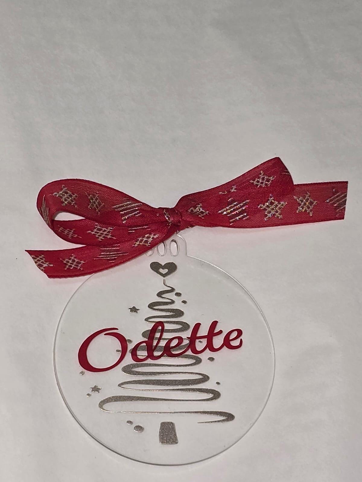 Pallina di Natale personalizzata in acrilico  applicazioni  in Vinile e Nome